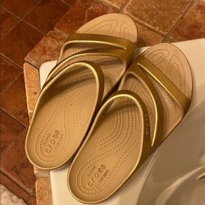 CROCS Women’s Metallic Gold Slide Sandals